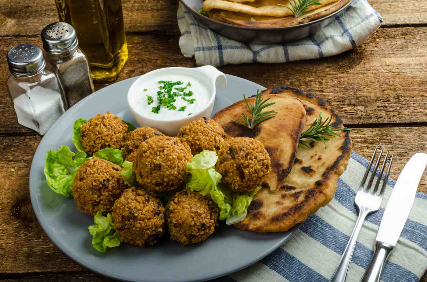 falafel-plate-food-presentation